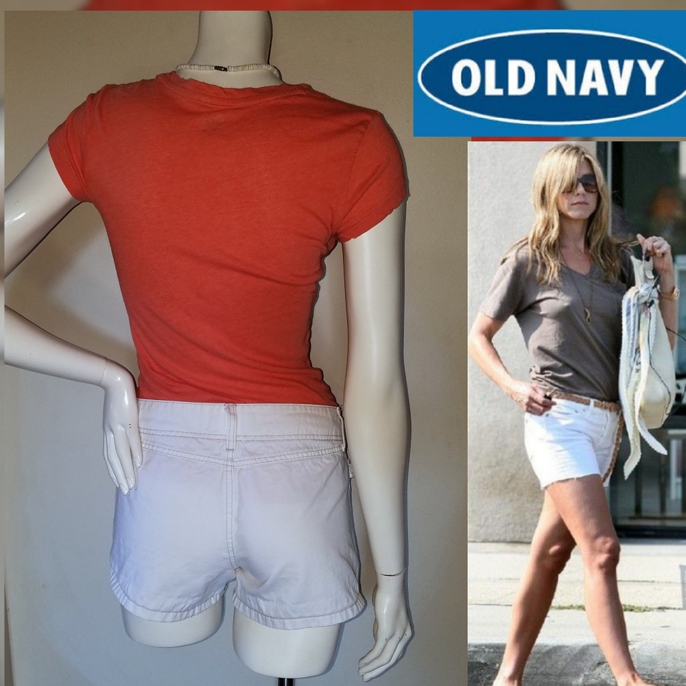 Lots of Leg White Short Shorts TRENDING SPRING 8 - Picture 3 of 7